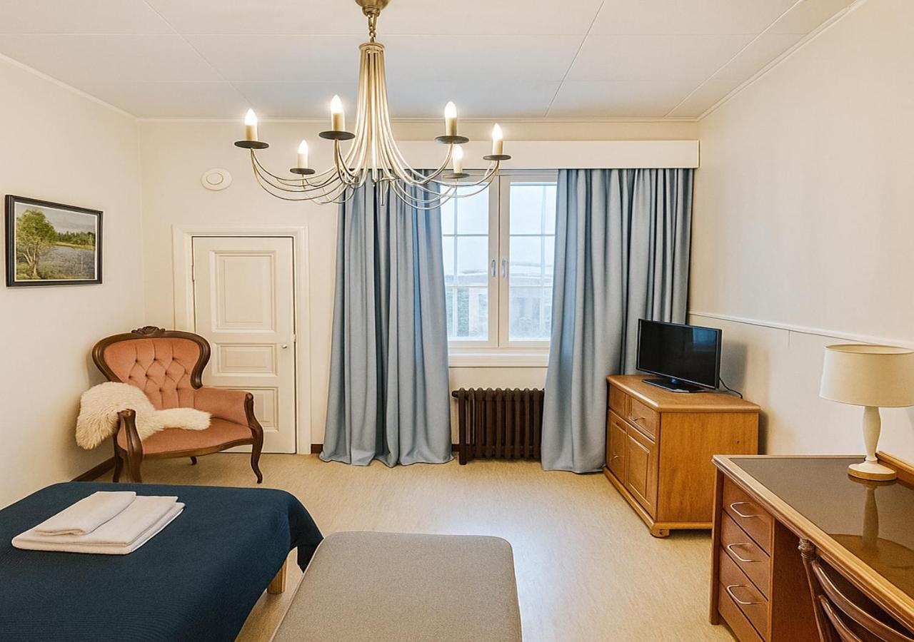 Hotel Senate 2*